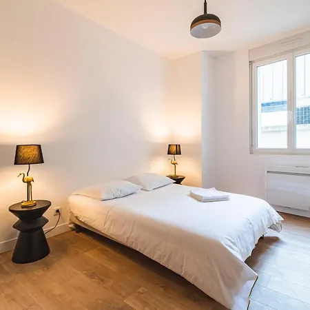 Ikizen - Royal Confort - Cathedrale - Hypercentre - Parking Apartment Reims